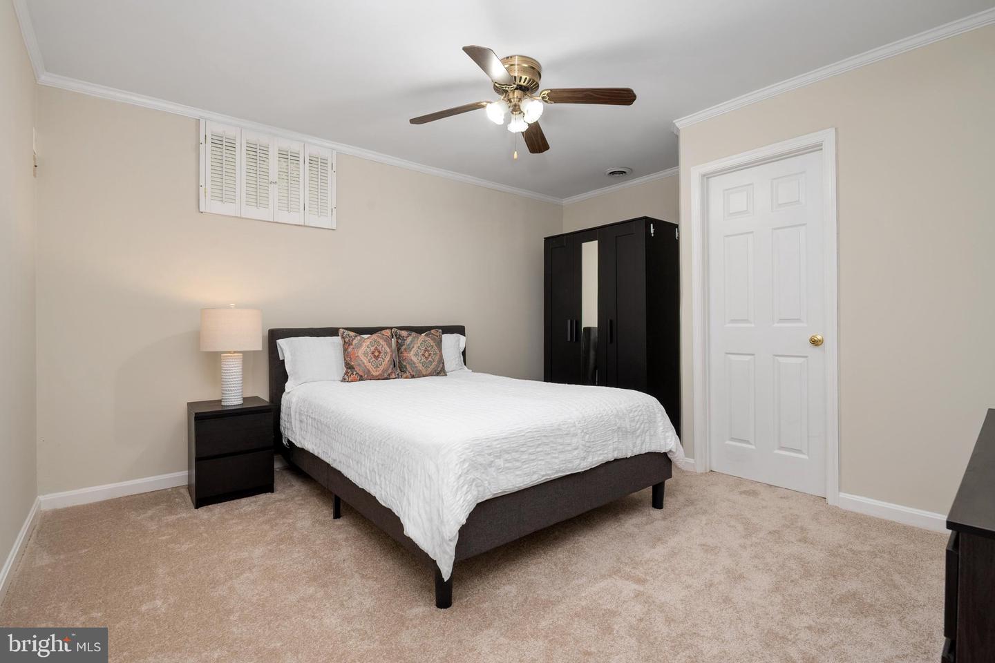 1499 Westcliff Dr Property Photo 39