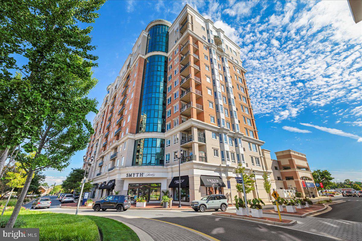 1915 TOWNE CENTRE BLVD #404 Property Photo 1