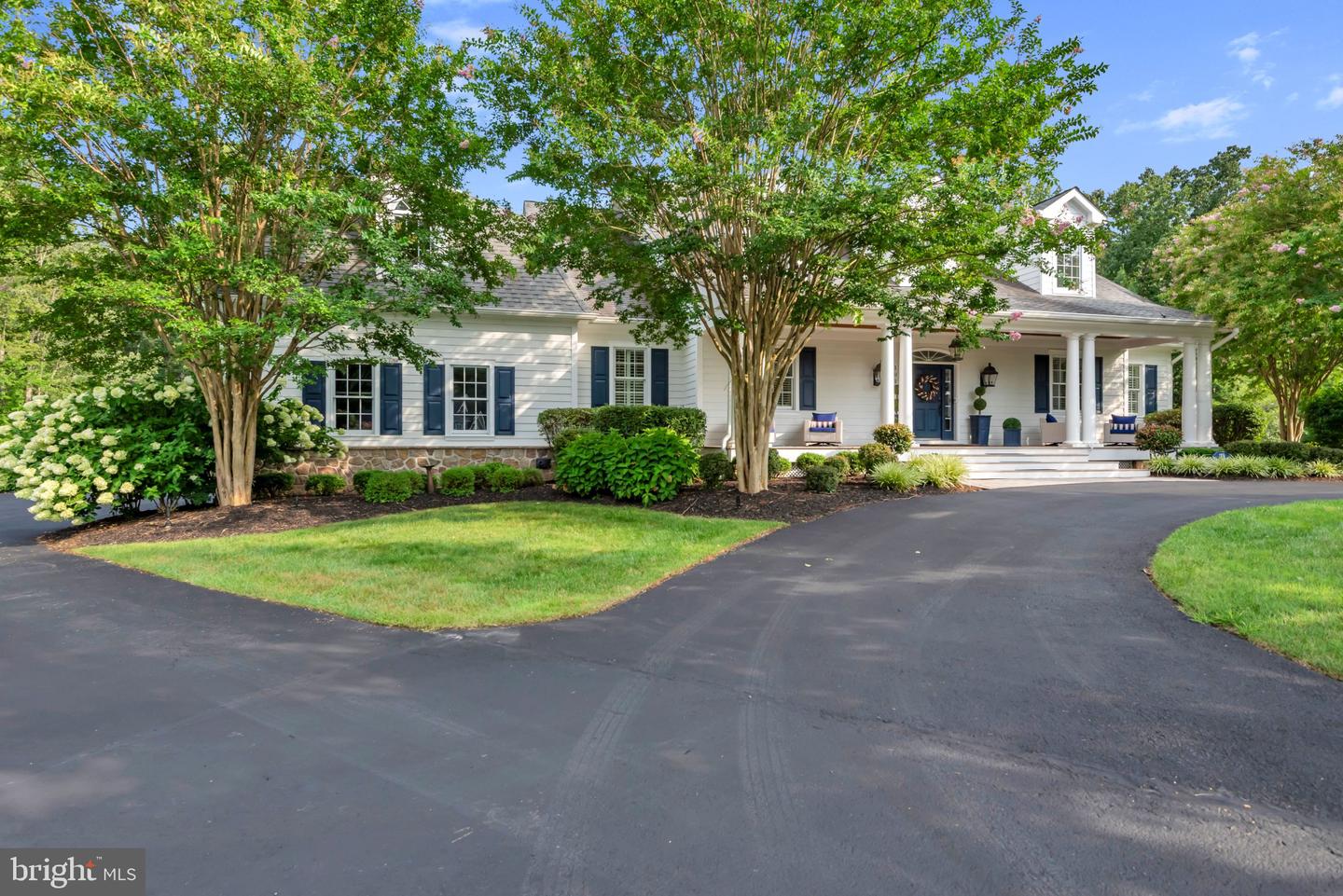 1011 Saint Anne Ln Property Photo 6