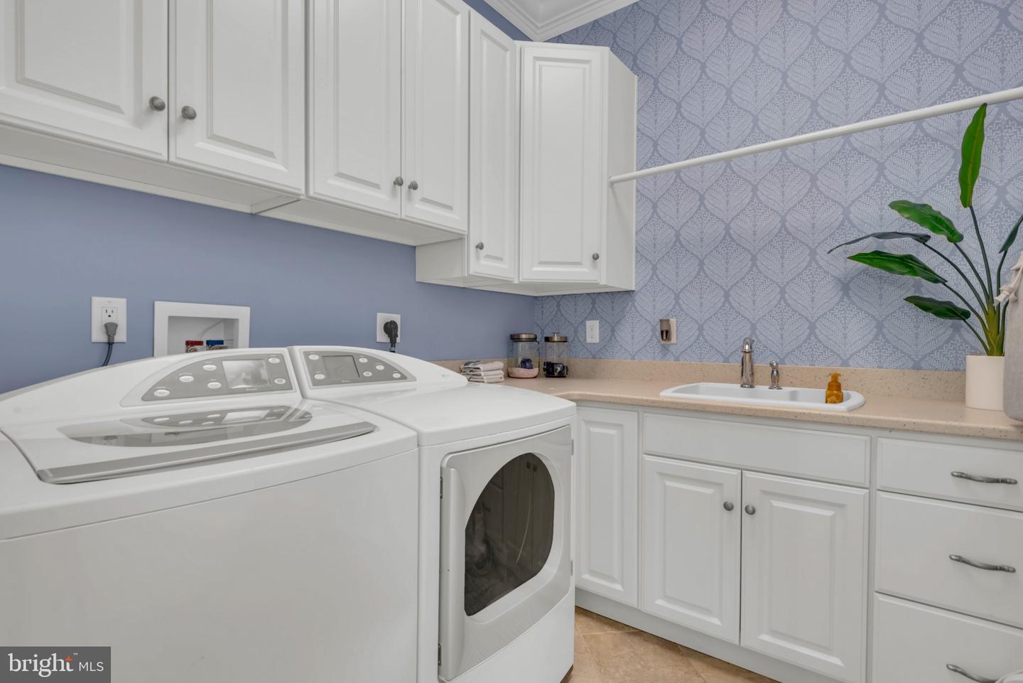 1011 Saint Anne Ln Property Photo 44