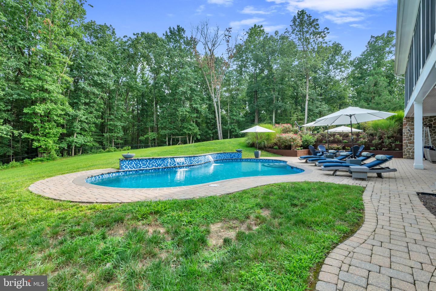 1011 Saint Anne Ln Property Photo 92