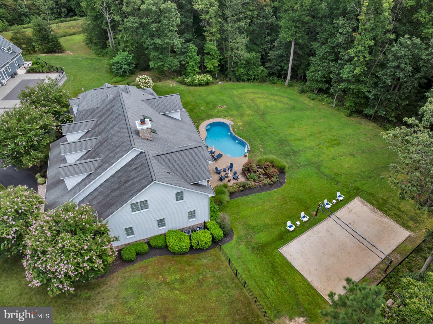 1011 Saint Anne Ln Property Photo 111