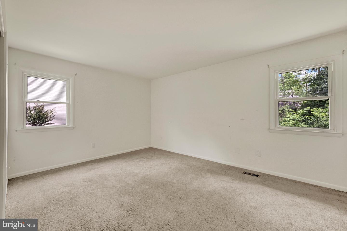 449 Cloverdale Cir Property Photo 13