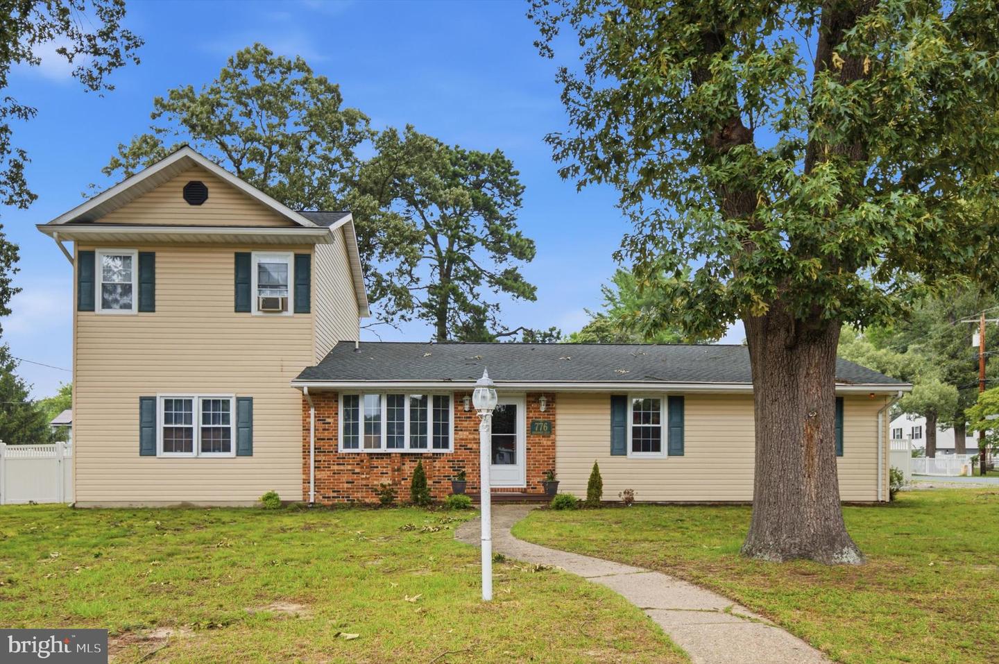 776 EVERGREEN RD Property Photo 1