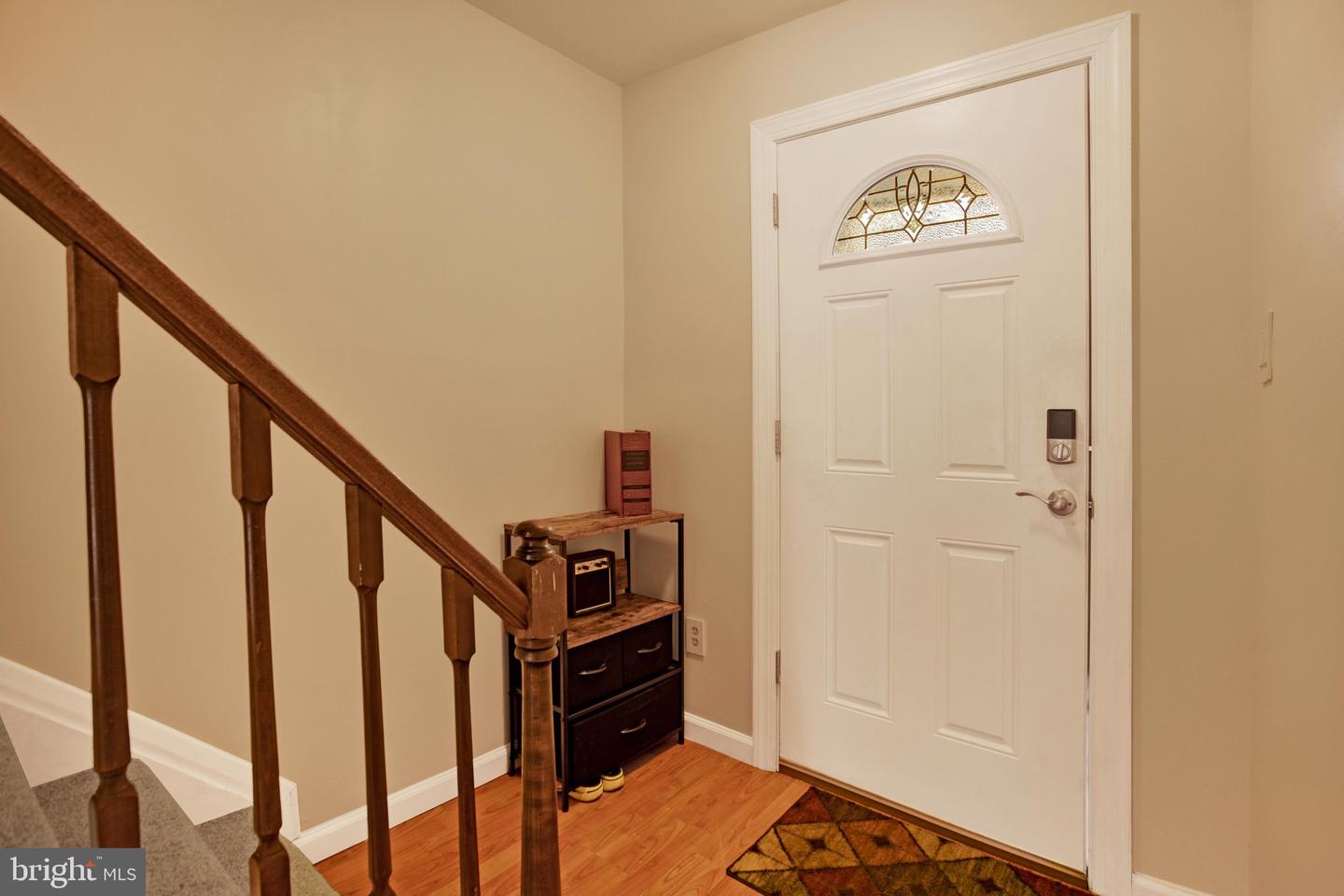 1853 Foxdale Ct Property Photo 4