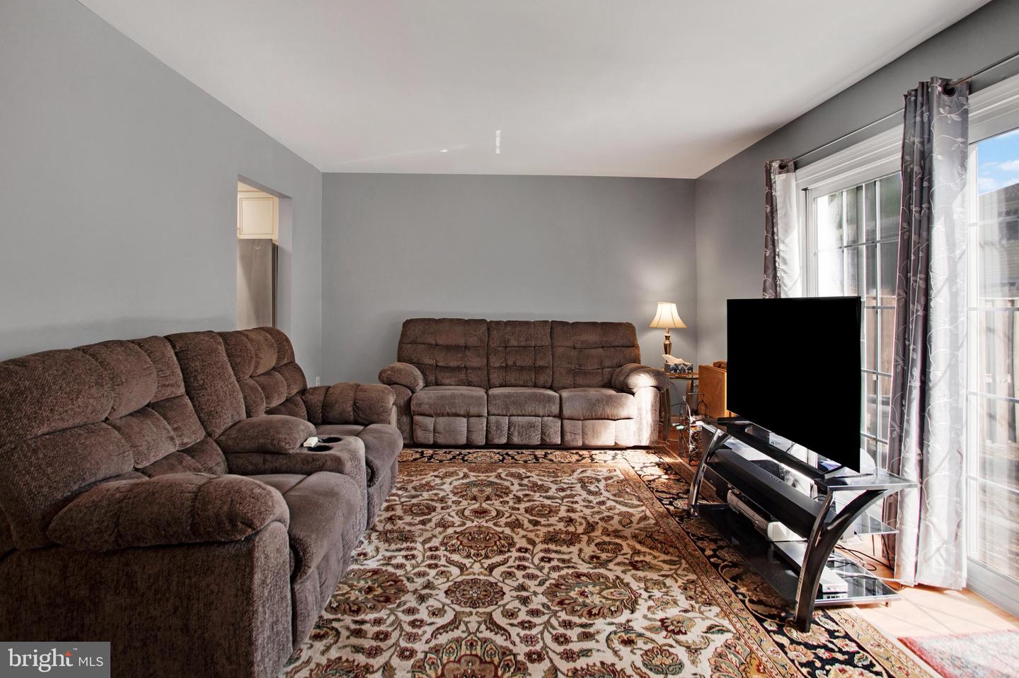 1853 Foxdale Ct Property Photo 8