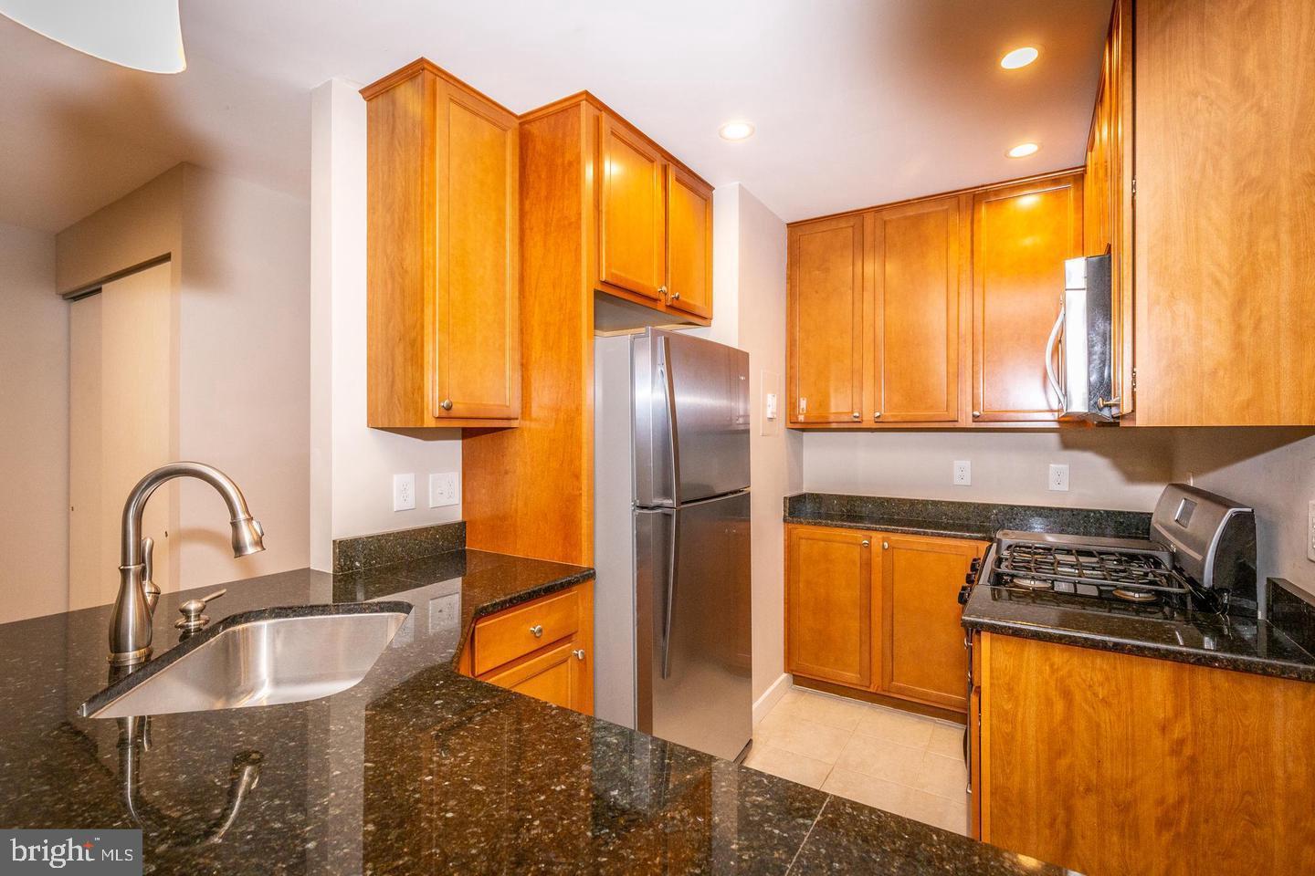 9 Silverwood Cir #11 Property Photo 7