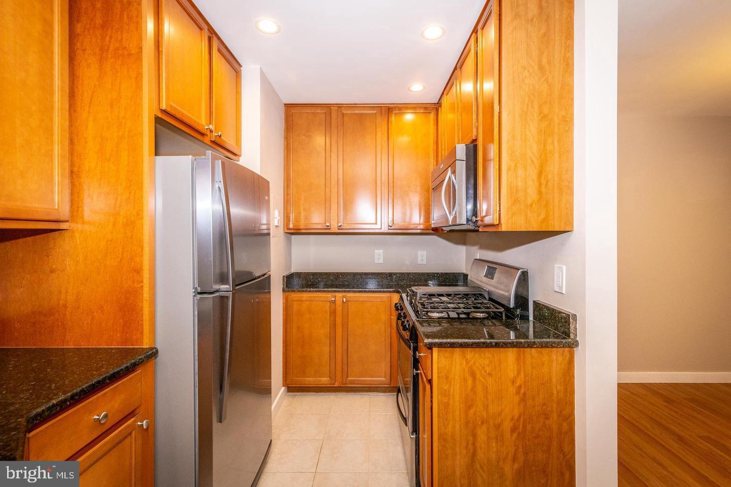 9 Silverwood Cir #11 Property Photo 8