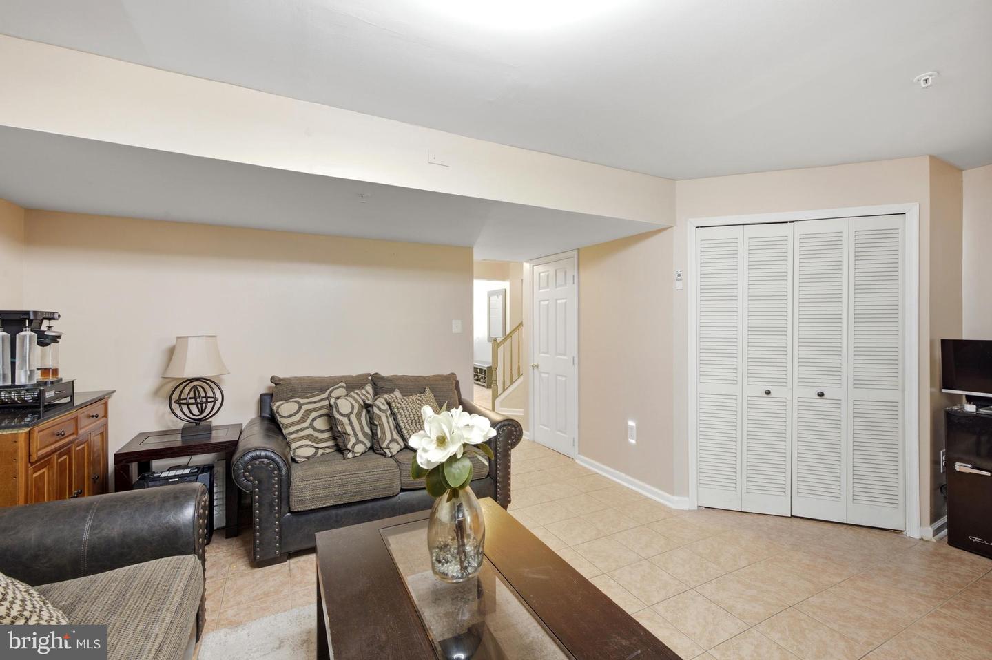 8145 Shoal Creek Dr Property Photo 3