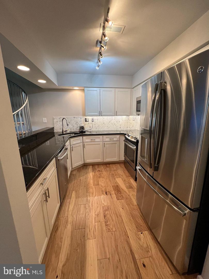 1129 Lake Heron Dr #3a Property Photo 8