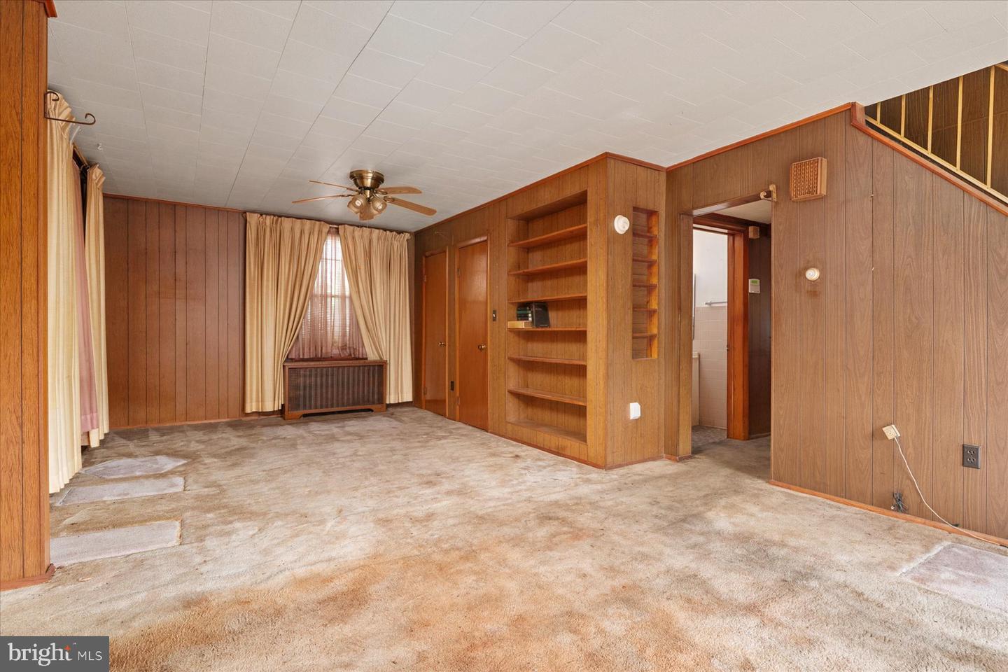 212 Charles St Property Photo 7