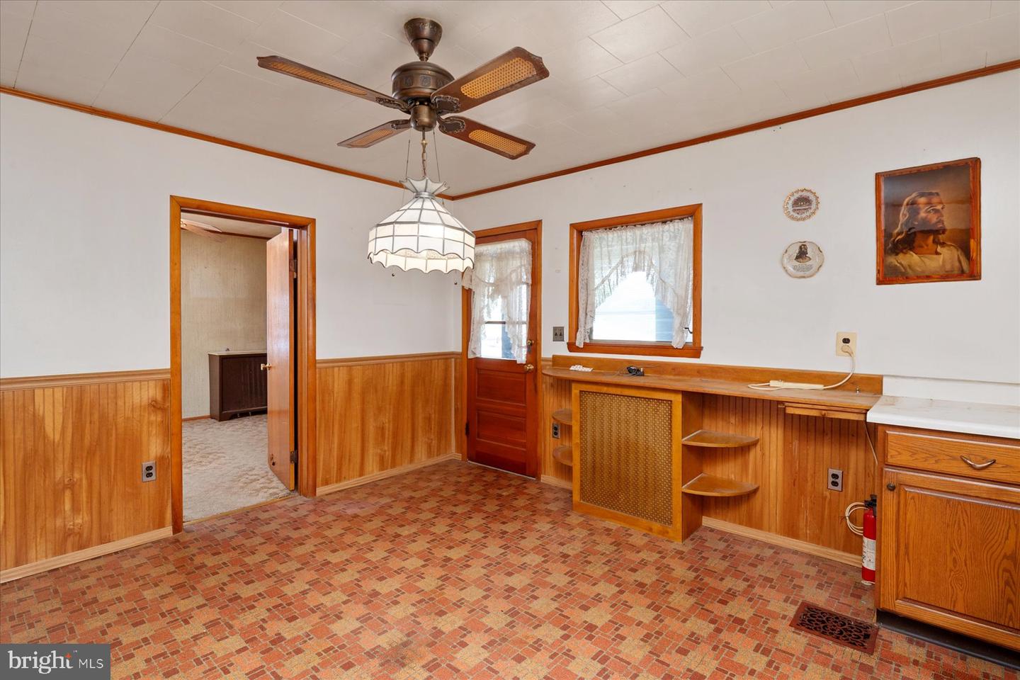 212 Charles St Property Photo 11