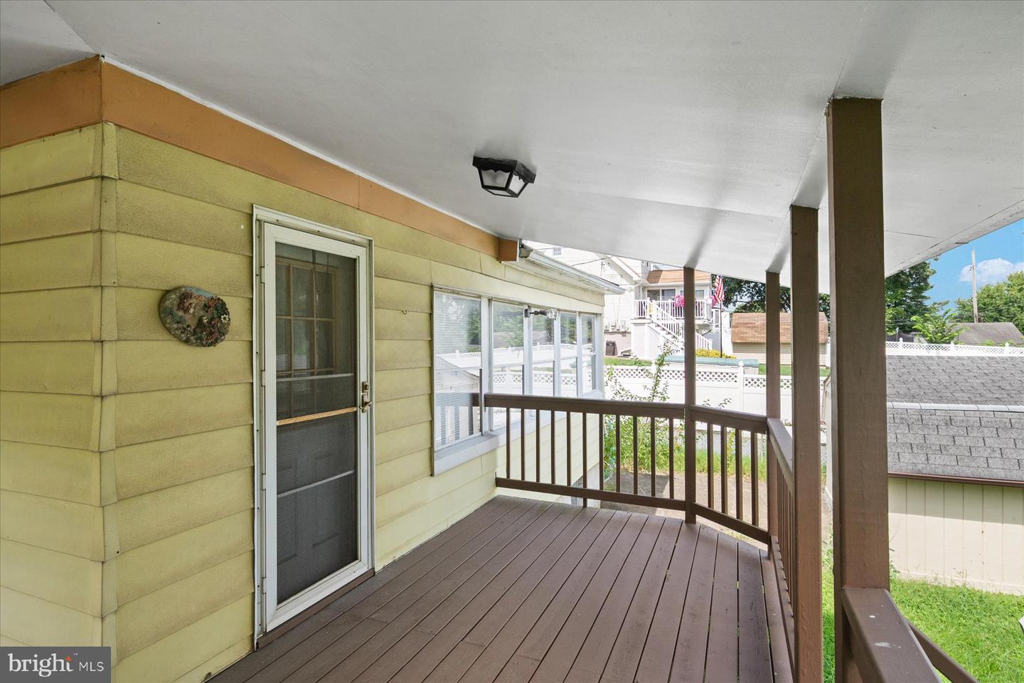 212 Charles St Property Photo 16