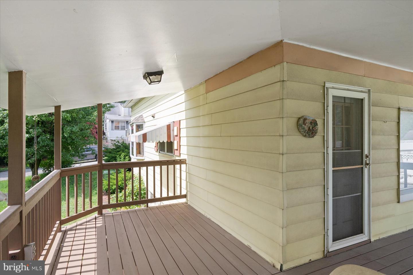 212 Charles St Property Photo 17