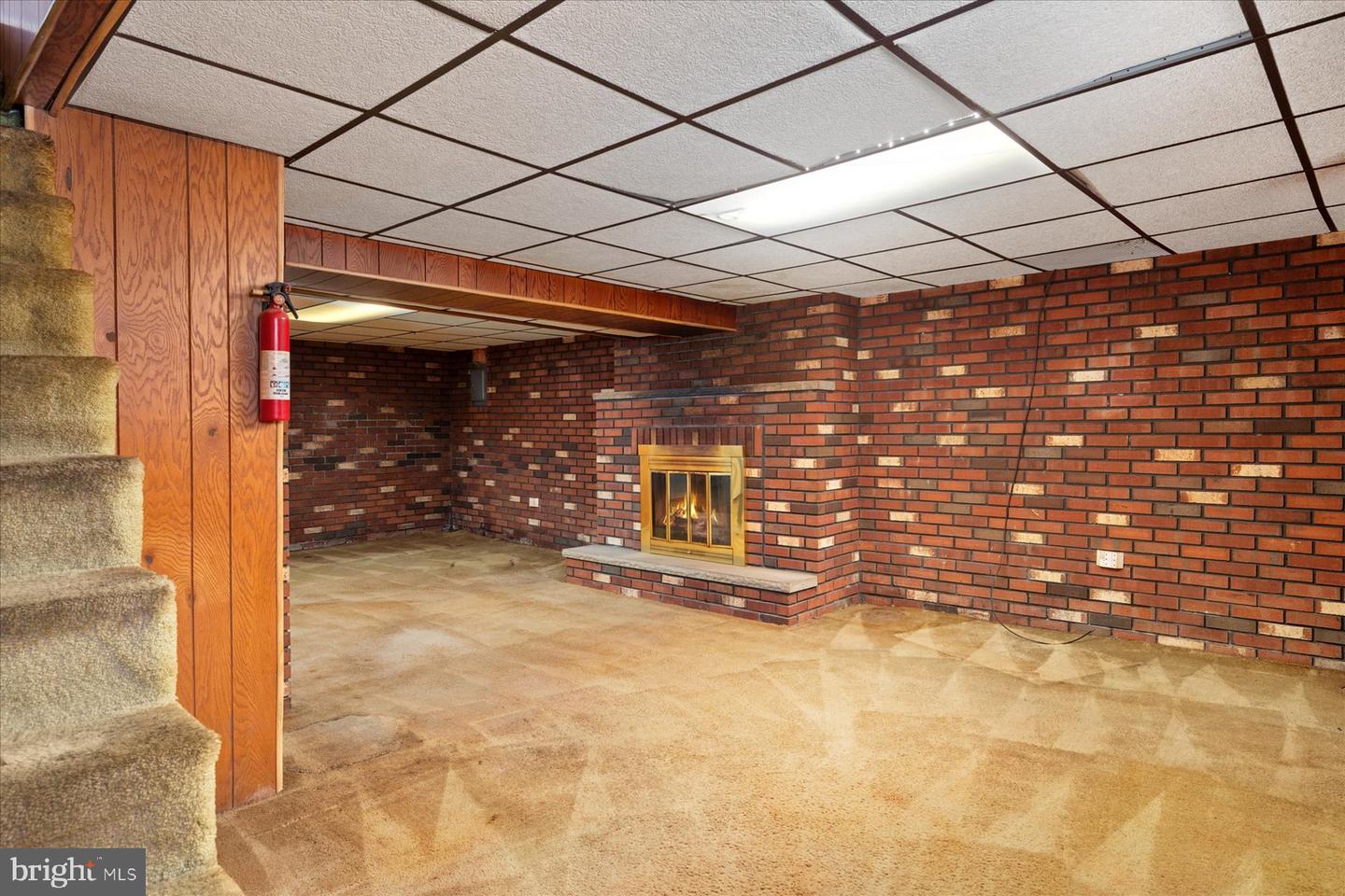 212 Charles St Property Photo 24