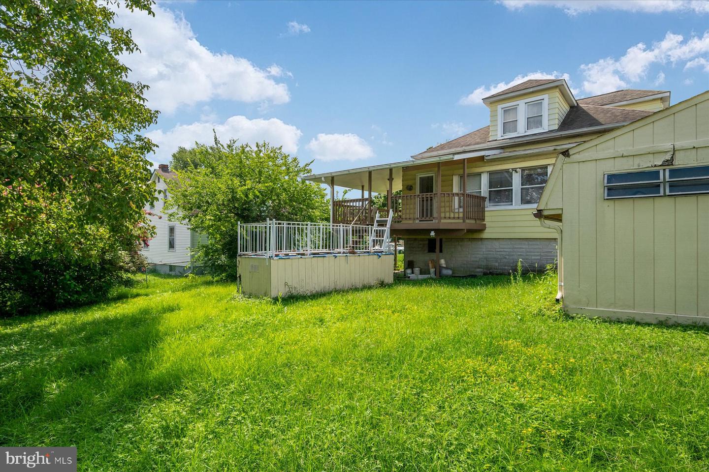 212 Charles St Property Photo 33
