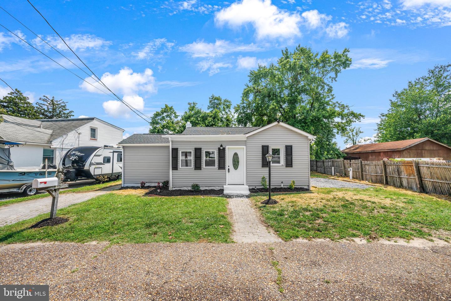 1561 Efford Rd Property Photo 26