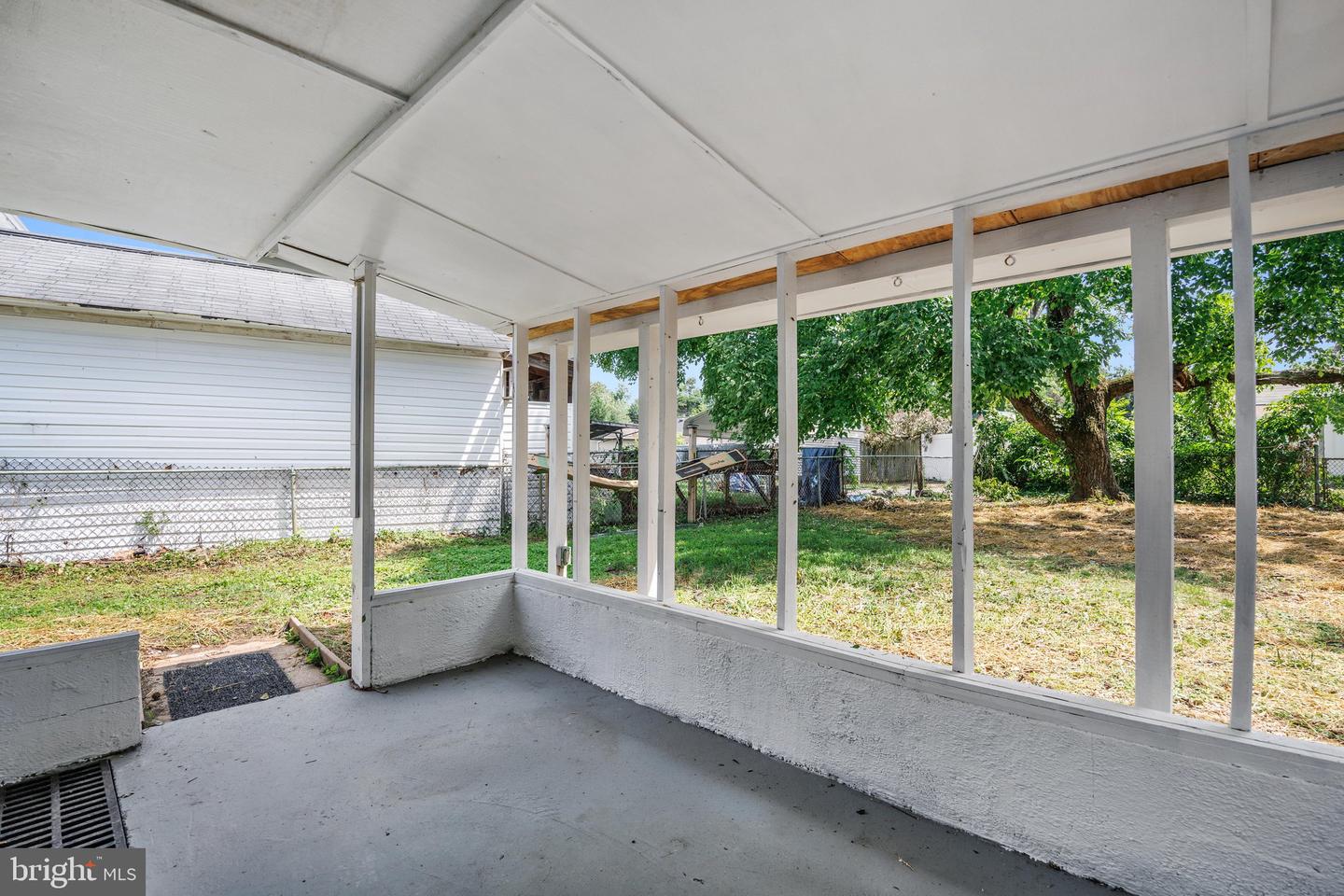 1561 Efford Rd Property Photo 28