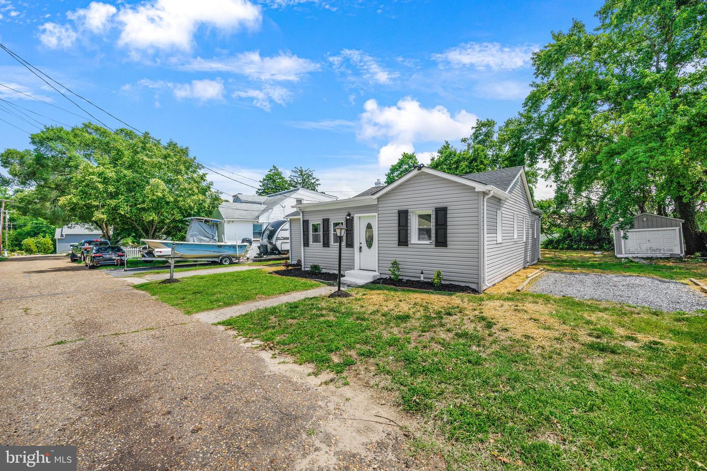 1561 Efford Rd Property Photo 35
