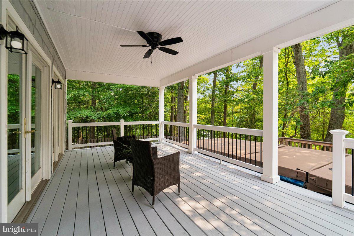 126 Gilbert Ct Property Photo 17