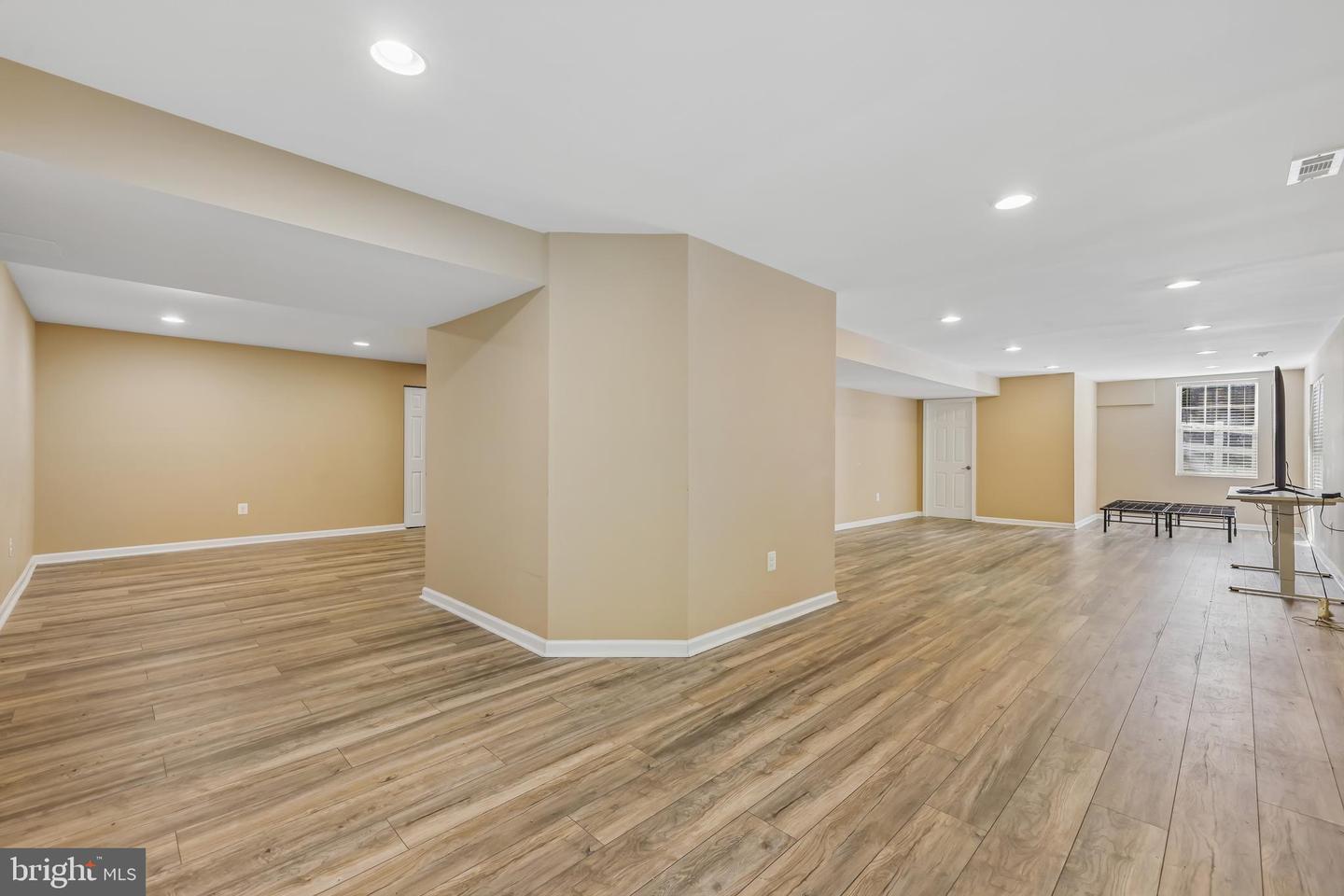 1866 Disney Estates Cir Property Photo 6