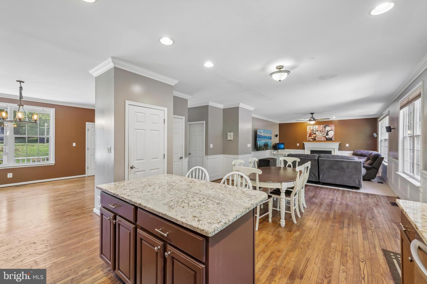 1866 Disney Estates Cir Property Photo 18