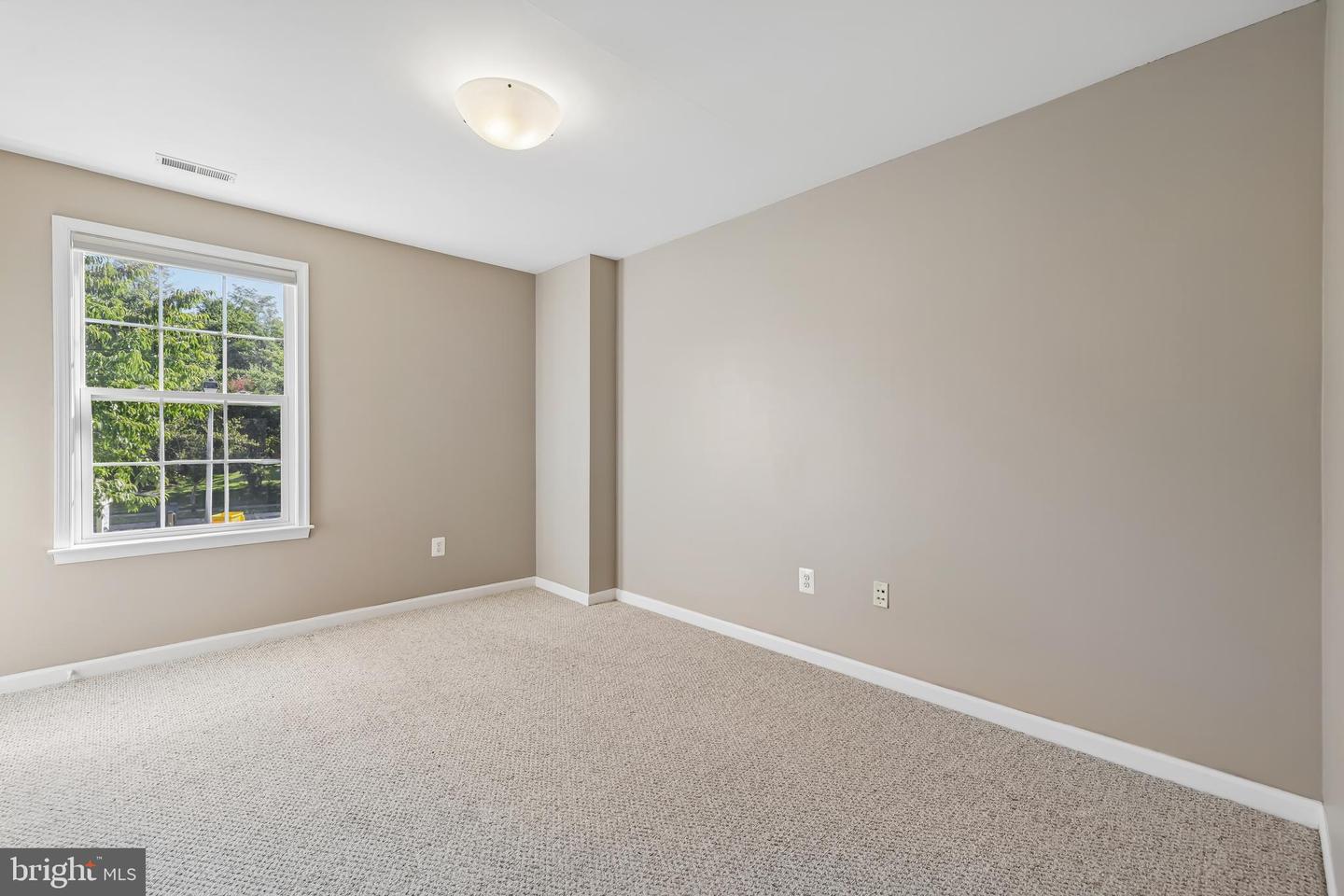 1866 Disney Estates Cir Property Photo 26