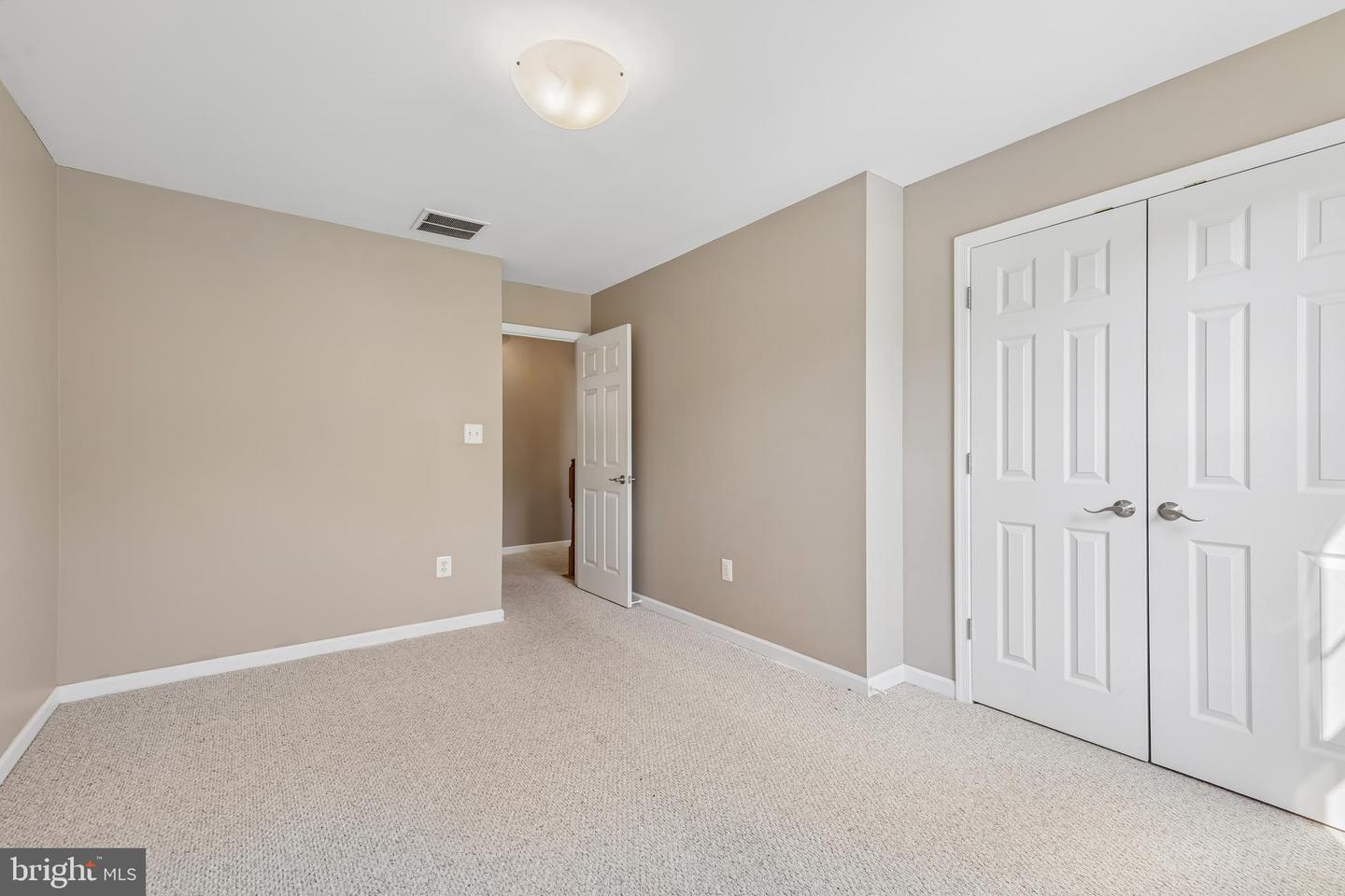 1866 Disney Estates Cir Property Photo 27