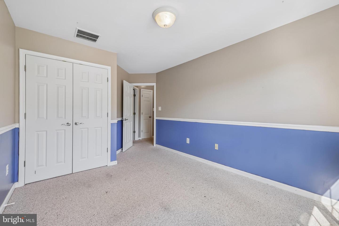 1866 Disney Estates Cir Property Photo 32