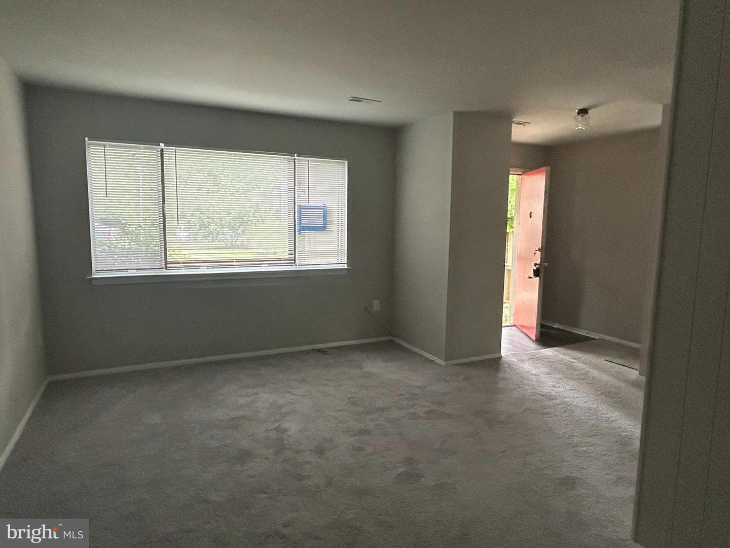 1041 Cedar Ridge Ct Property Photo 2