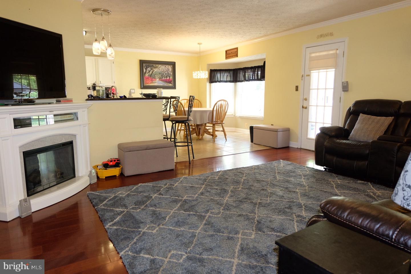 1000 Elbridge Way Property Photo 3