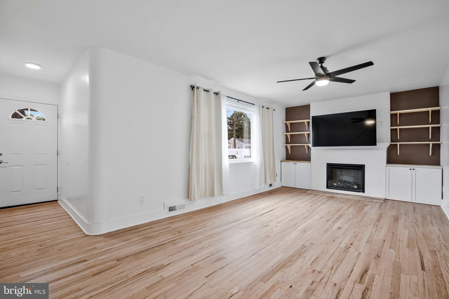 4 Hampton Rd Property Photo 2