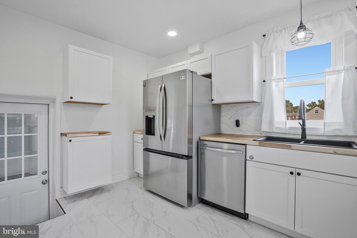4 Hampton Rd Property Photo 6