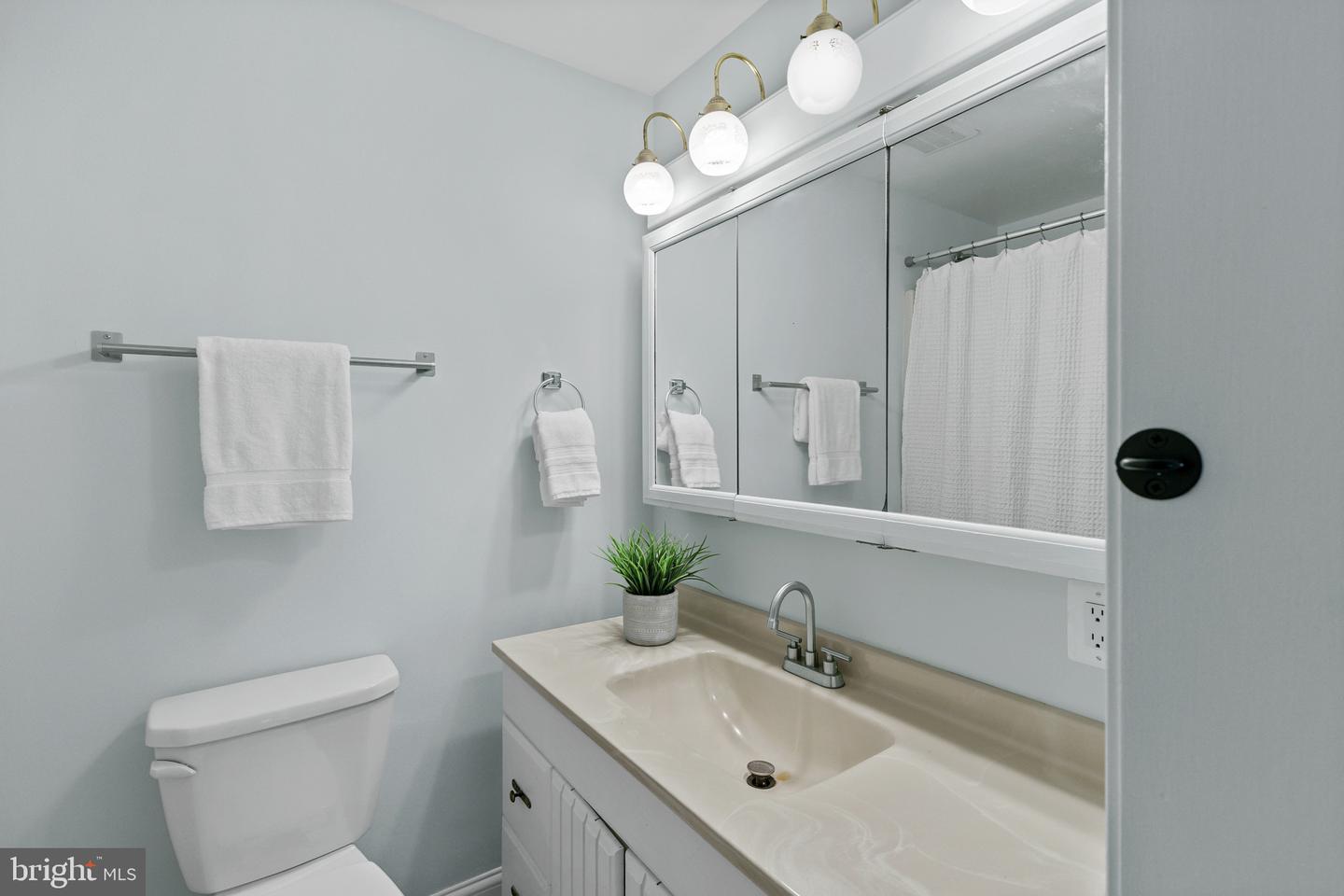 971 Forest Dr Property Photo 18