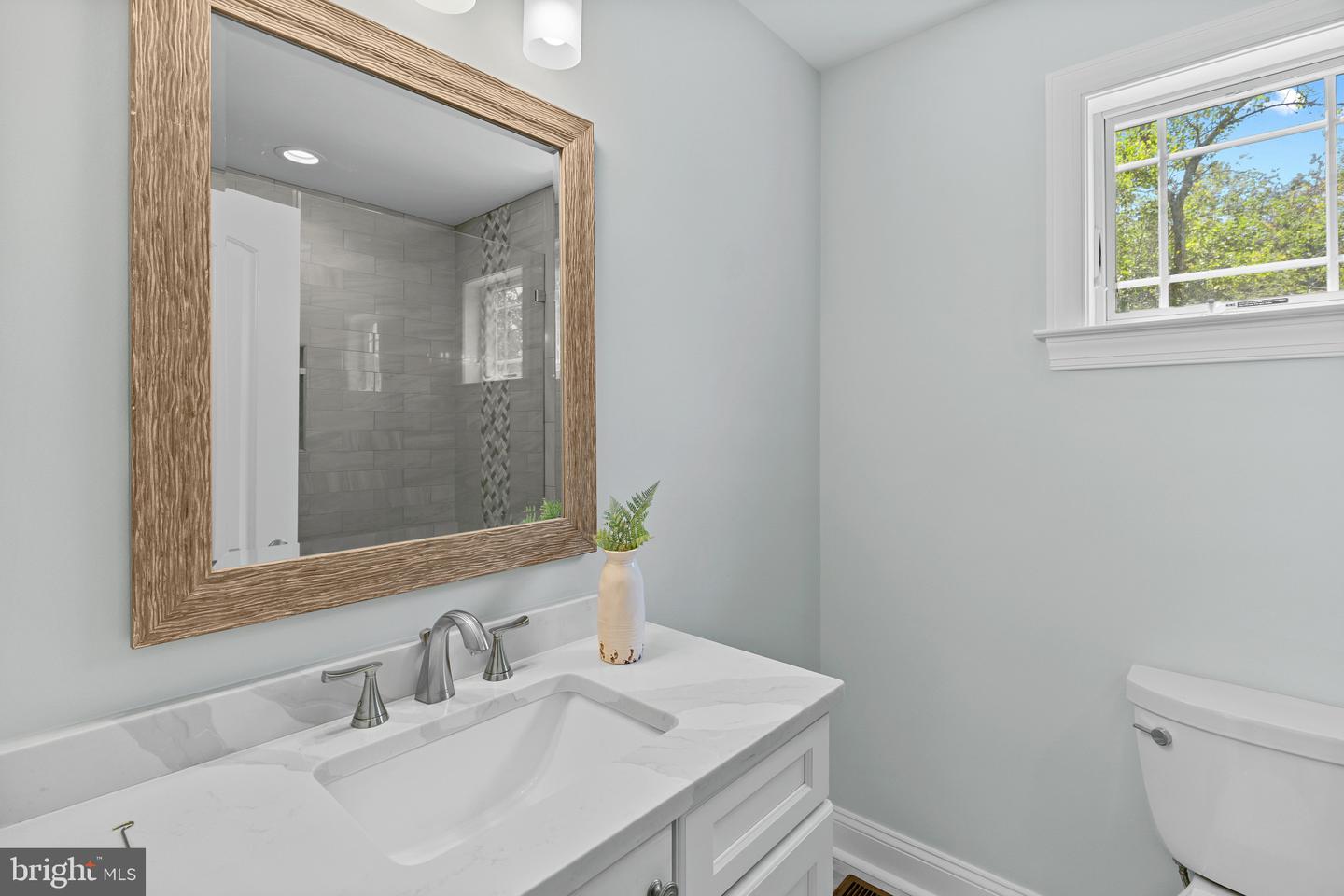971 Forest Dr Property Photo 35