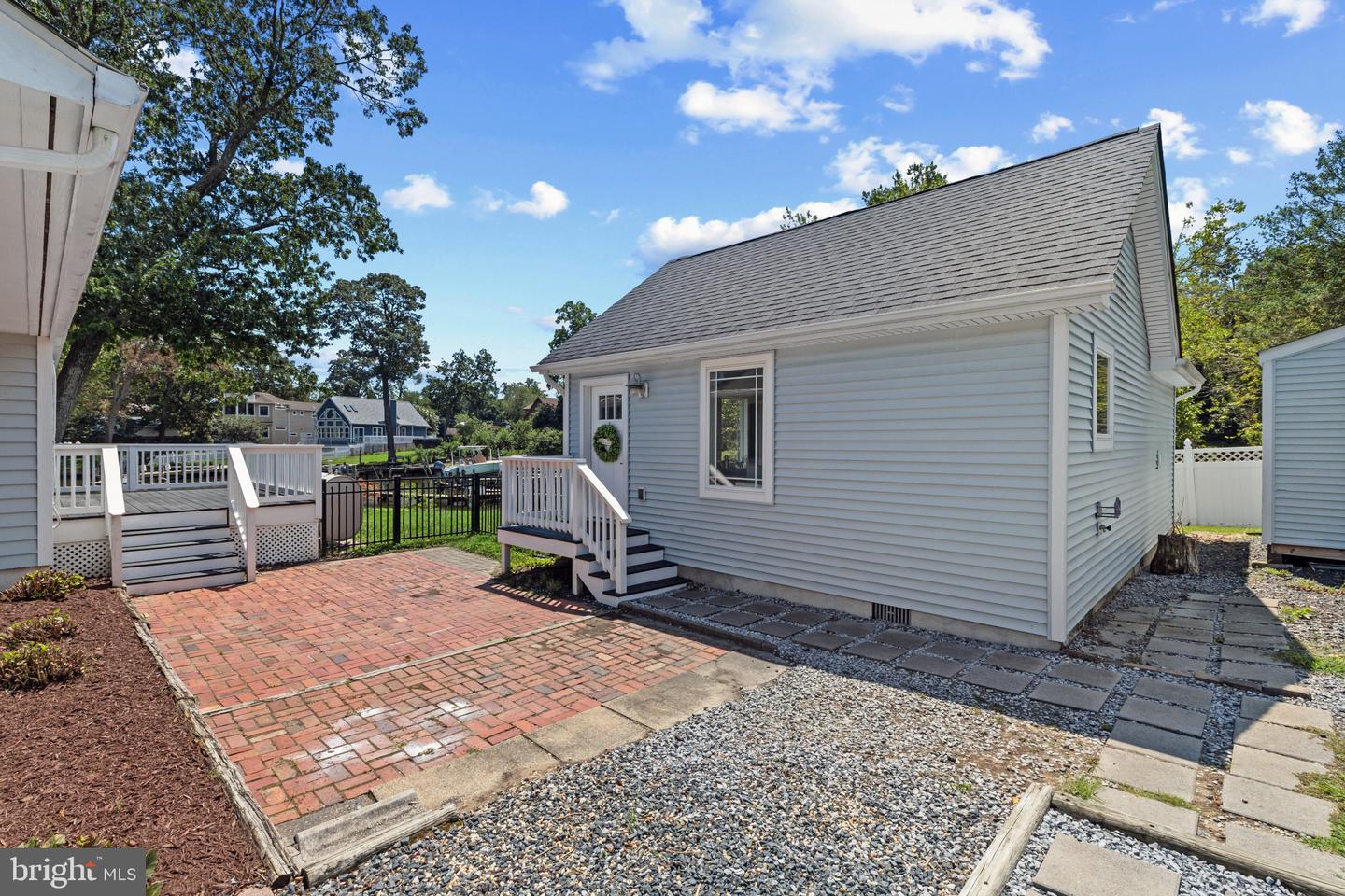 971 Forest Dr Property Photo 37