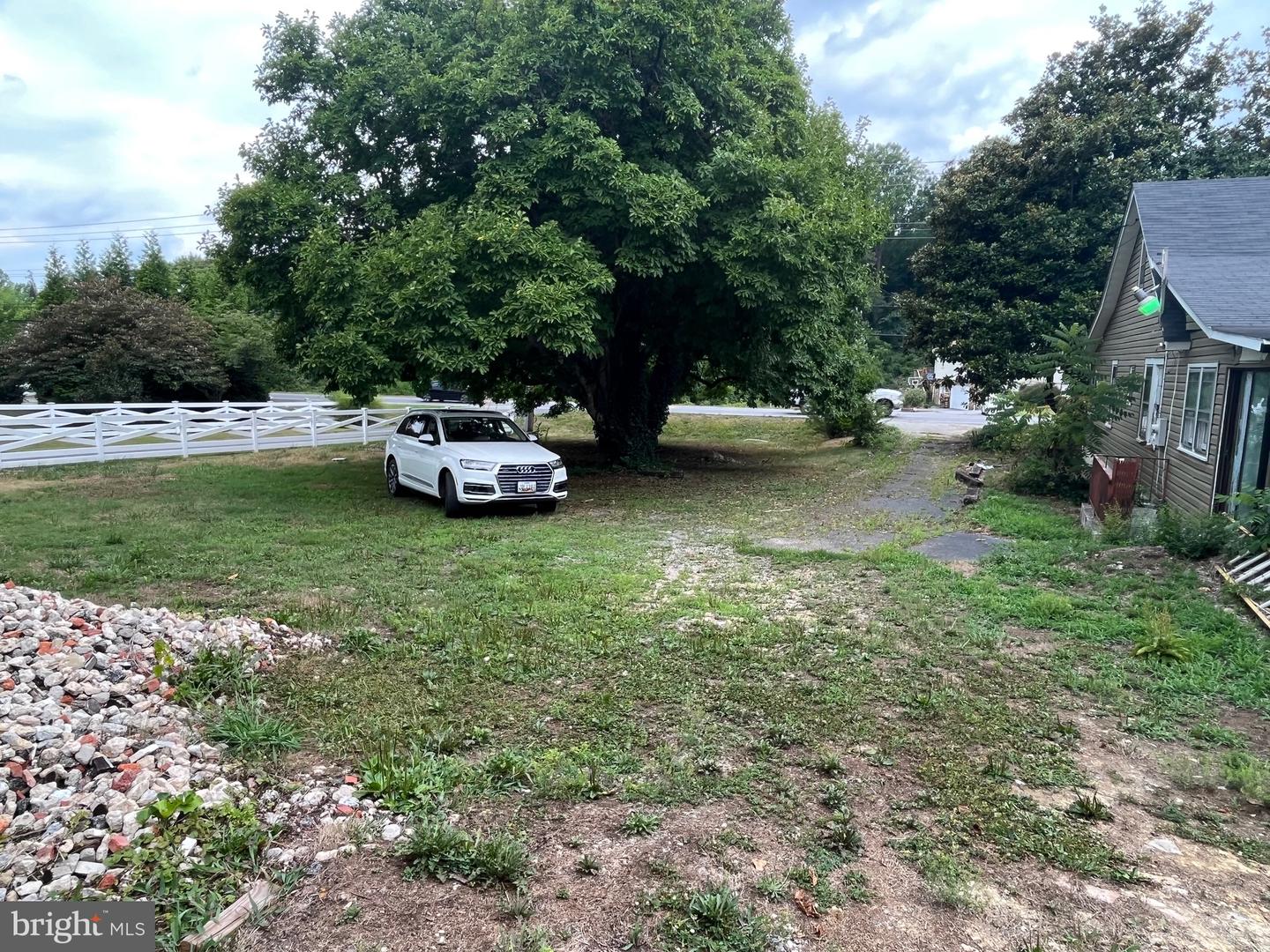 3611 Solomons Island Rd Property Photo 1