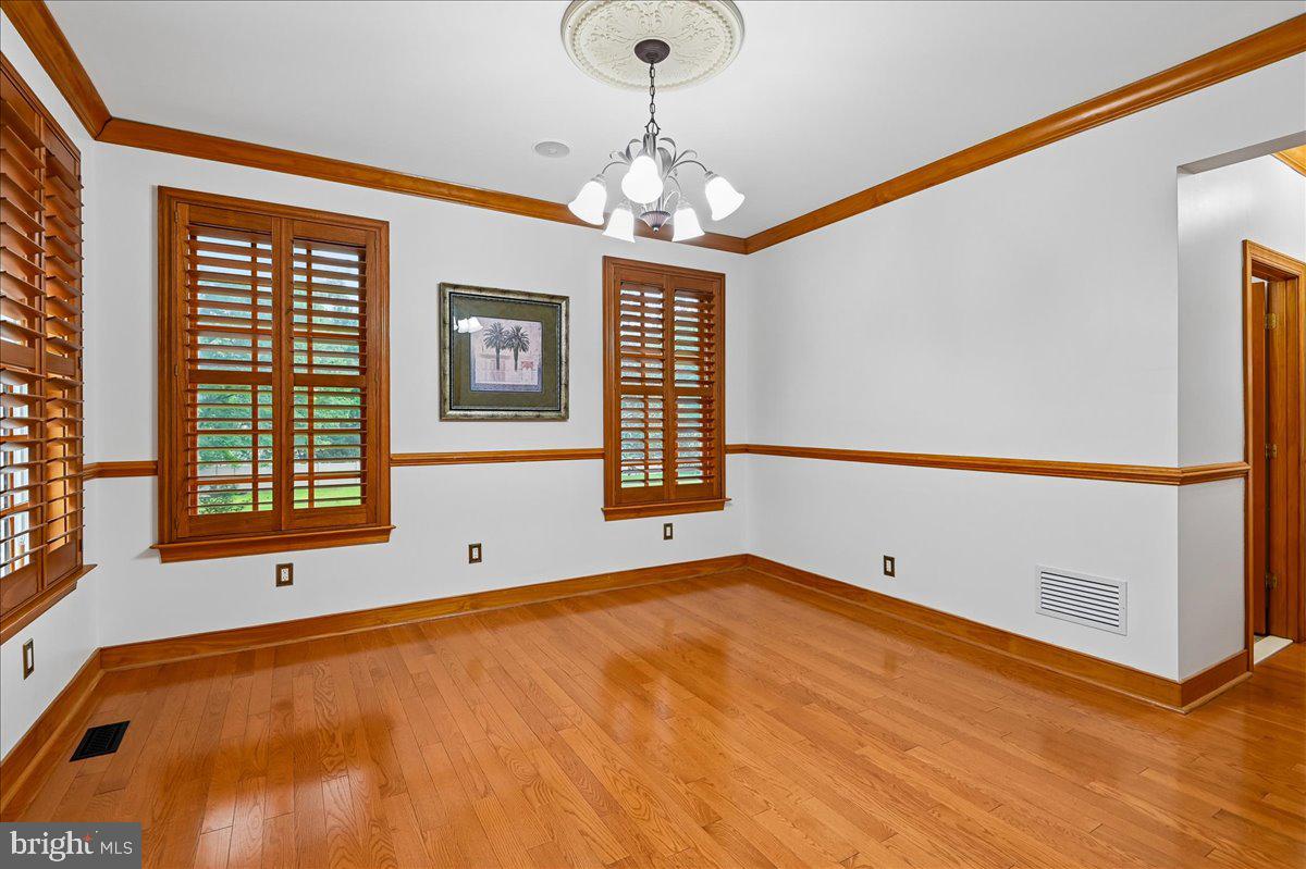 11 Walters Way Property Photo 14