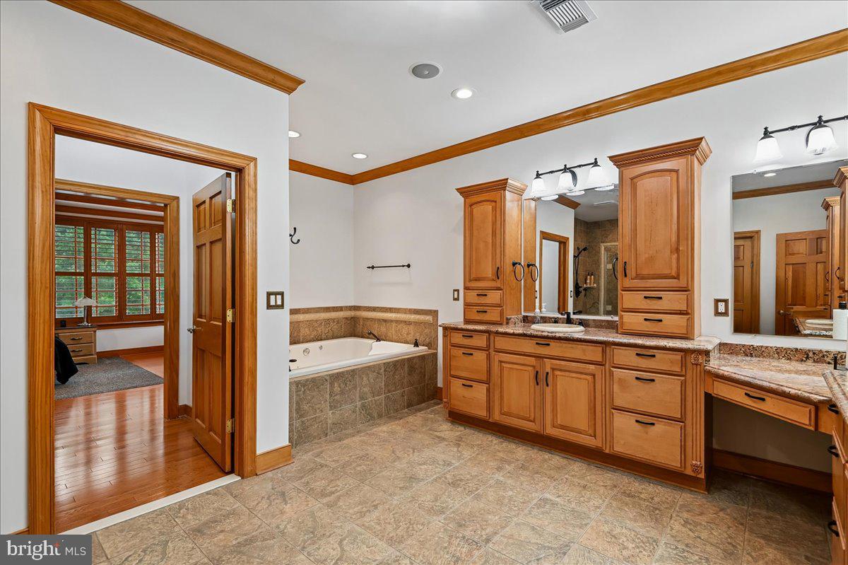 11 Walters Way Property Photo 44