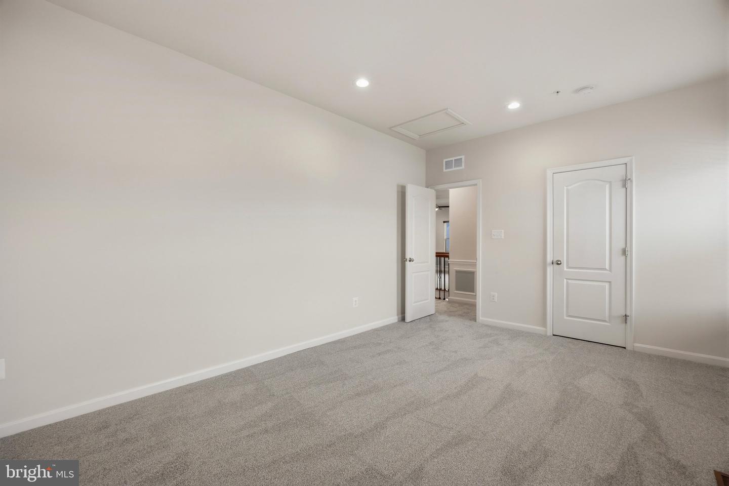 7976 Meridian Dr Property Photo 34