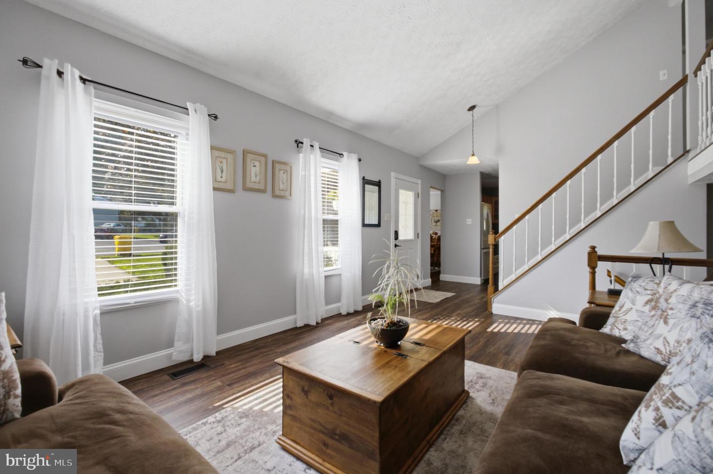 7946 Royal Mint Pl Property Photo 5