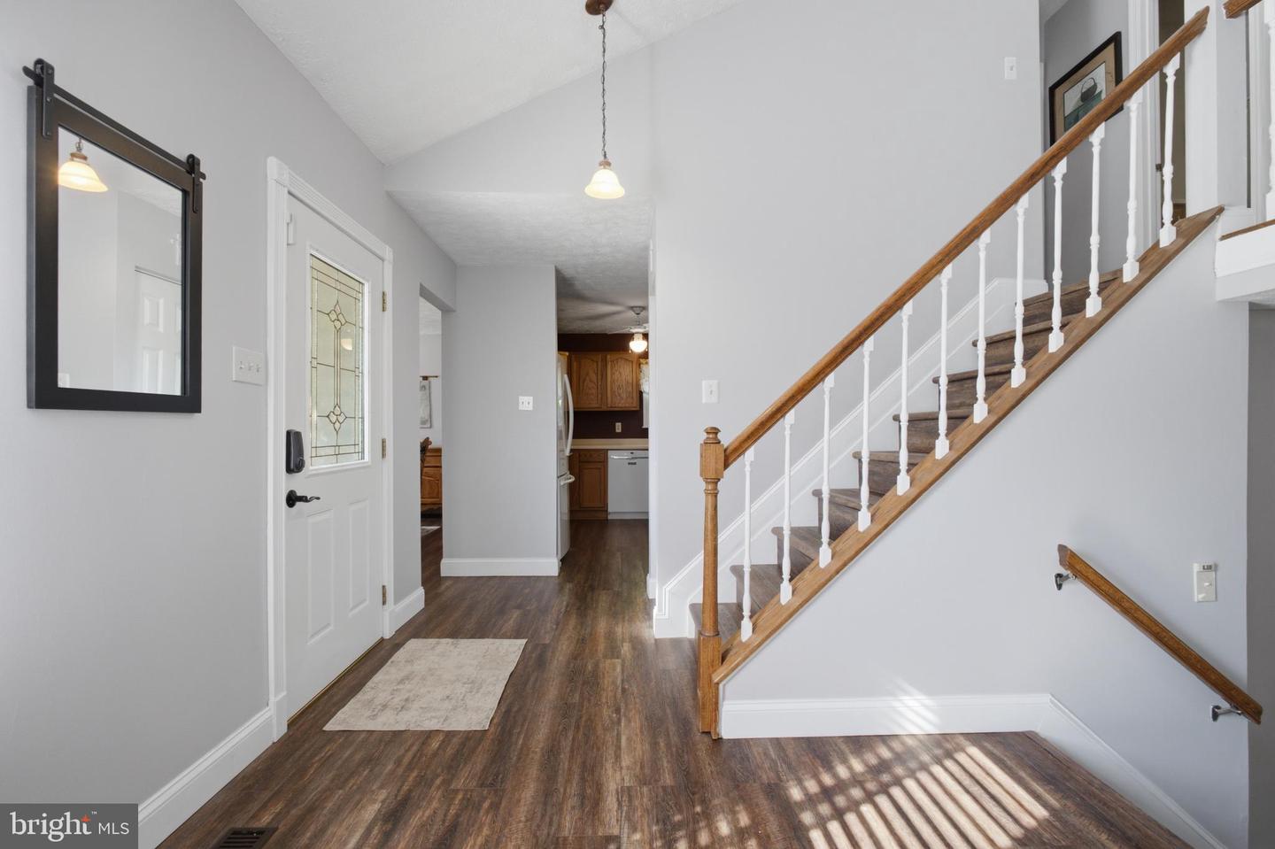 7946 Royal Mint Pl Property Photo 6