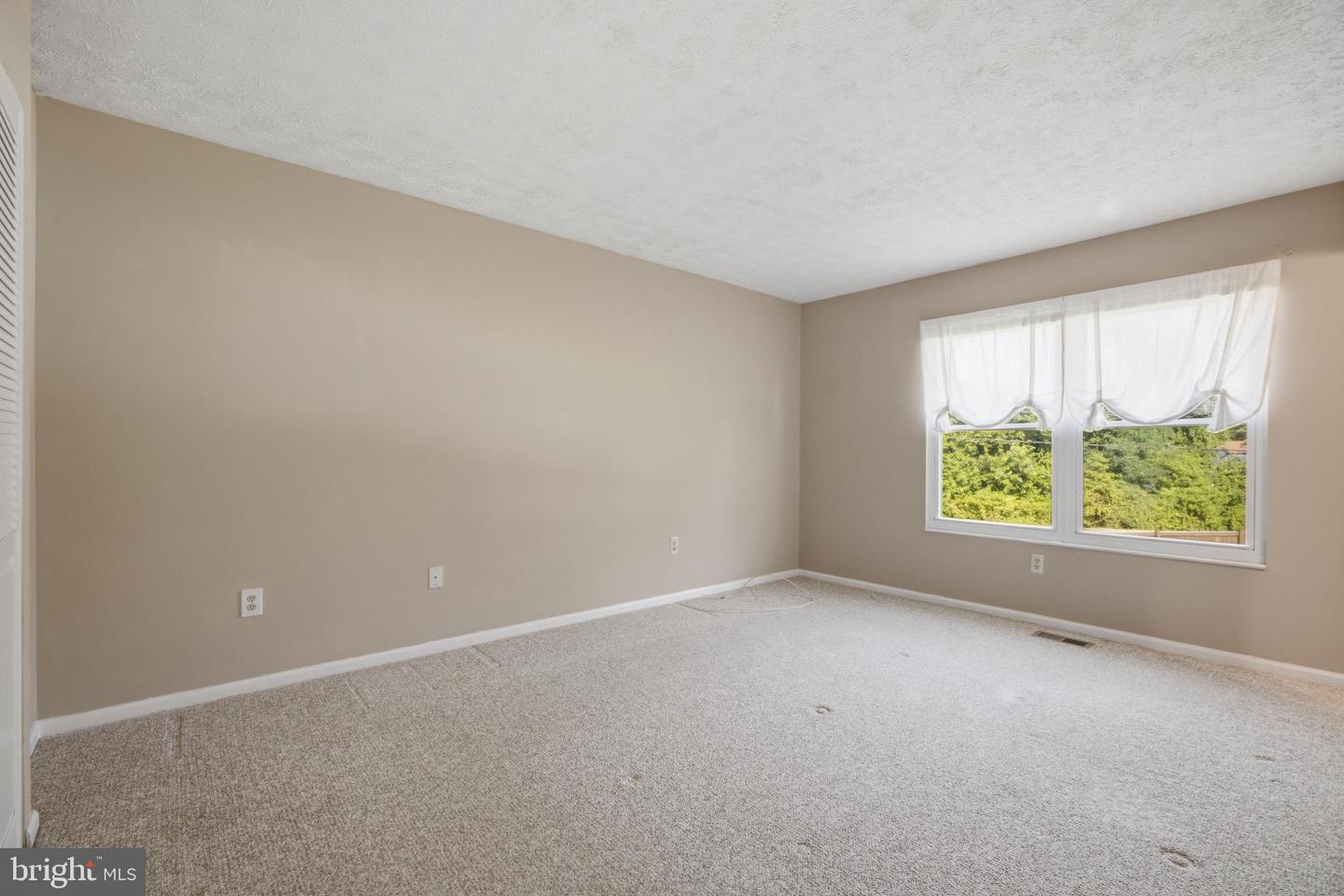 7946 Royal Mint Pl Property Photo 17
