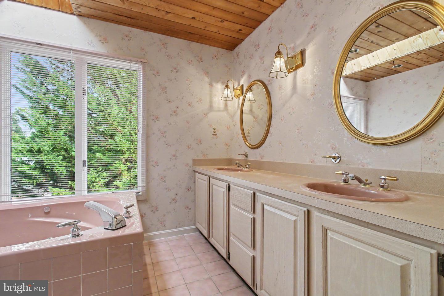 2110 Shore Dr Property Photo 19