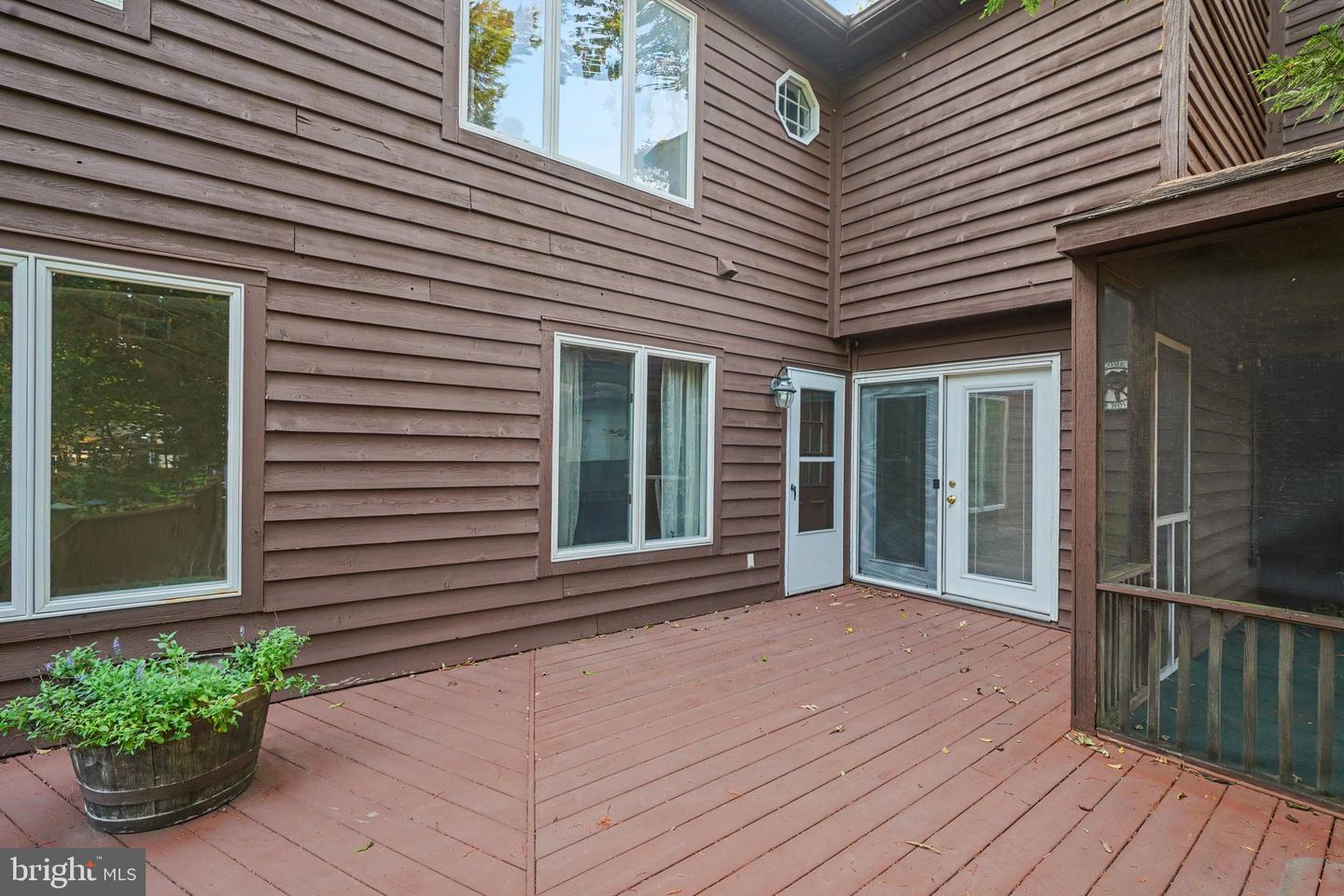 2110 Shore Dr Property Photo 37