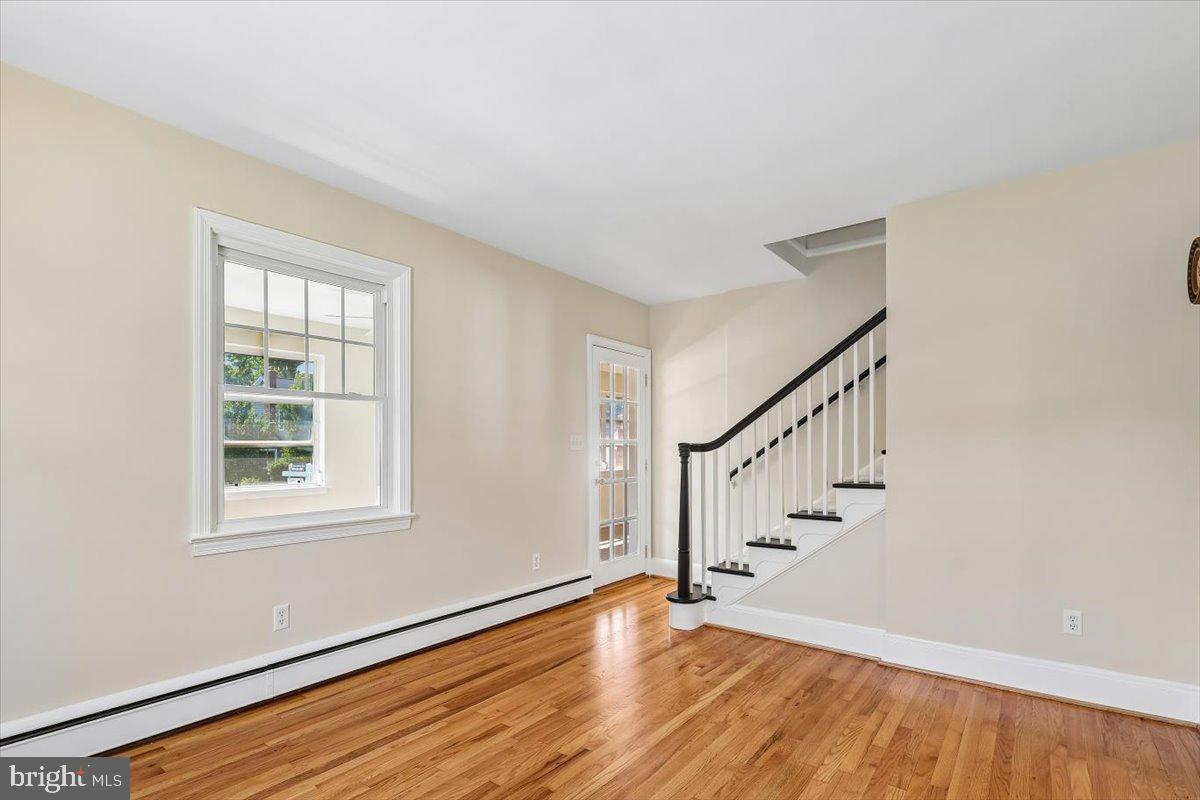 307 Melvin Ave Property Photo 6