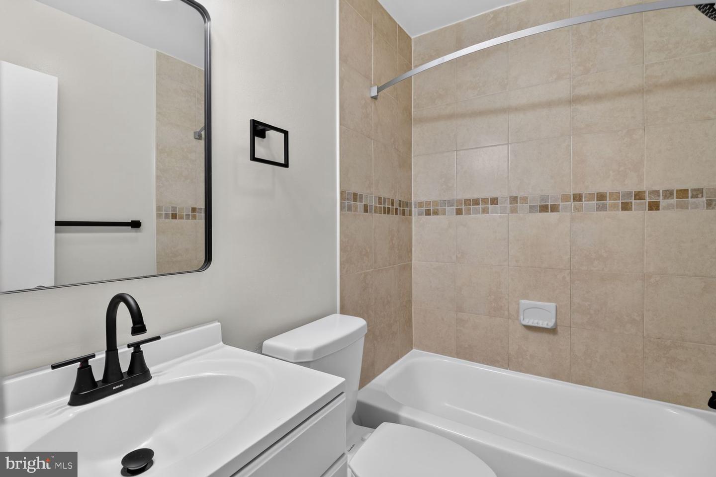 8235 Parham Ct Property Photo 10