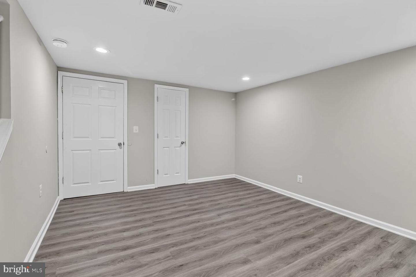 8235 Parham Ct Property Photo 13
