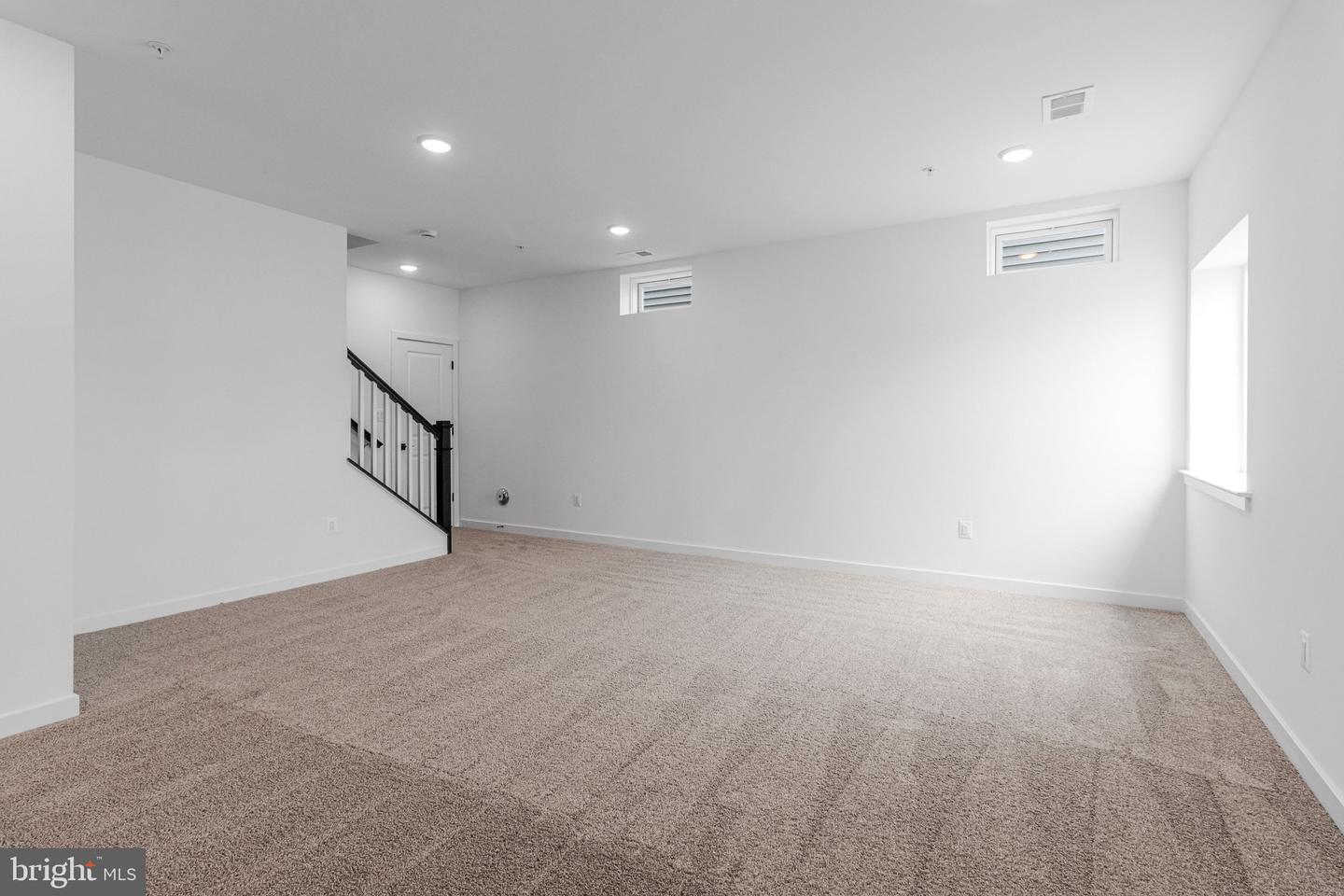 5719 Howard Dr Property Photo 23
