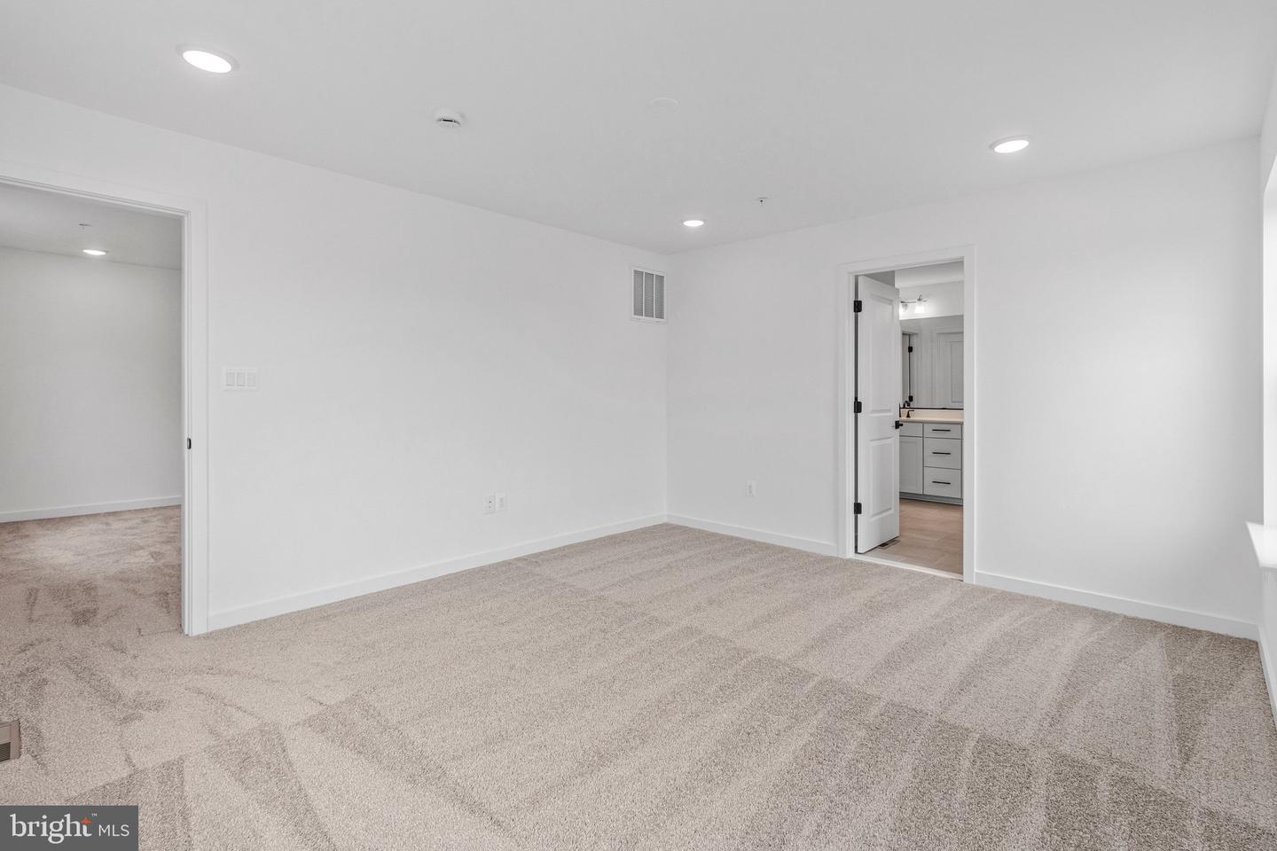 5719 Howard Dr Property Photo 29